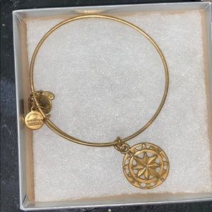 Alex and Ani bracelet 🤍